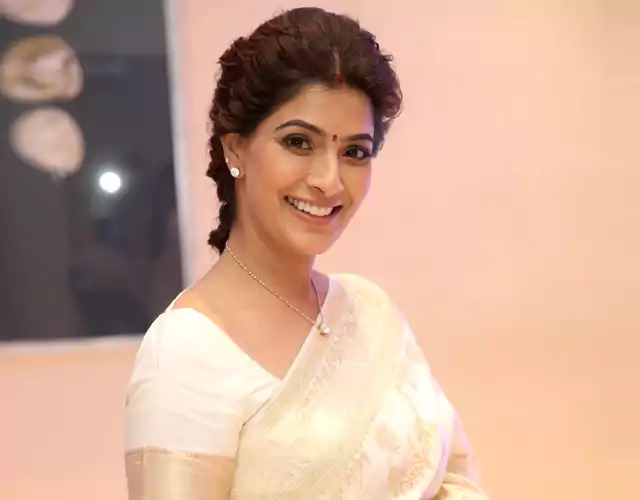 Varalakshmi Sarathkumar Pictures